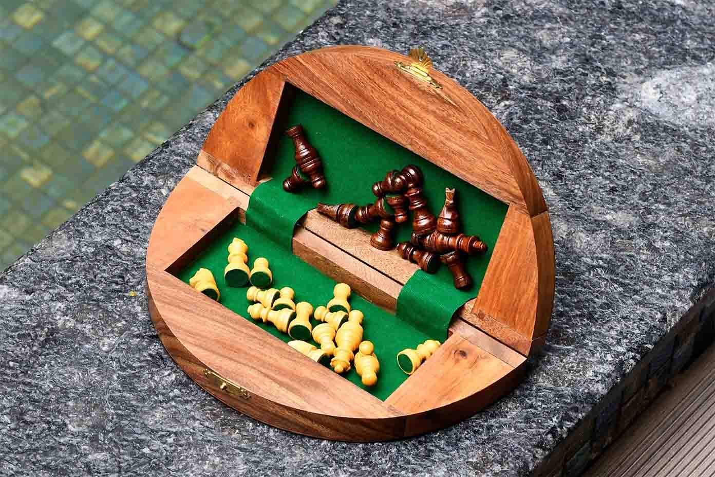 8.75 inch folding round magnetic travel chess set, Australia