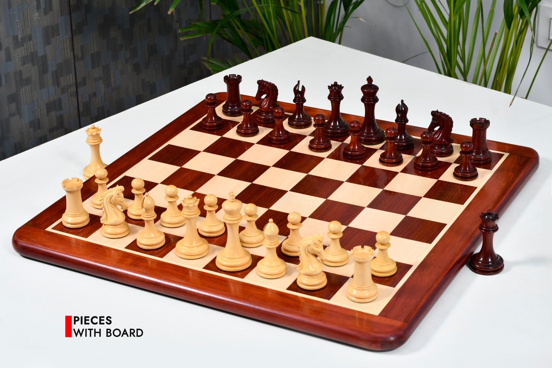 Reproduction Imperial Collector Sinquefield Cup 2014 Bud Rosewood chess pieces, weighted with green felt bases