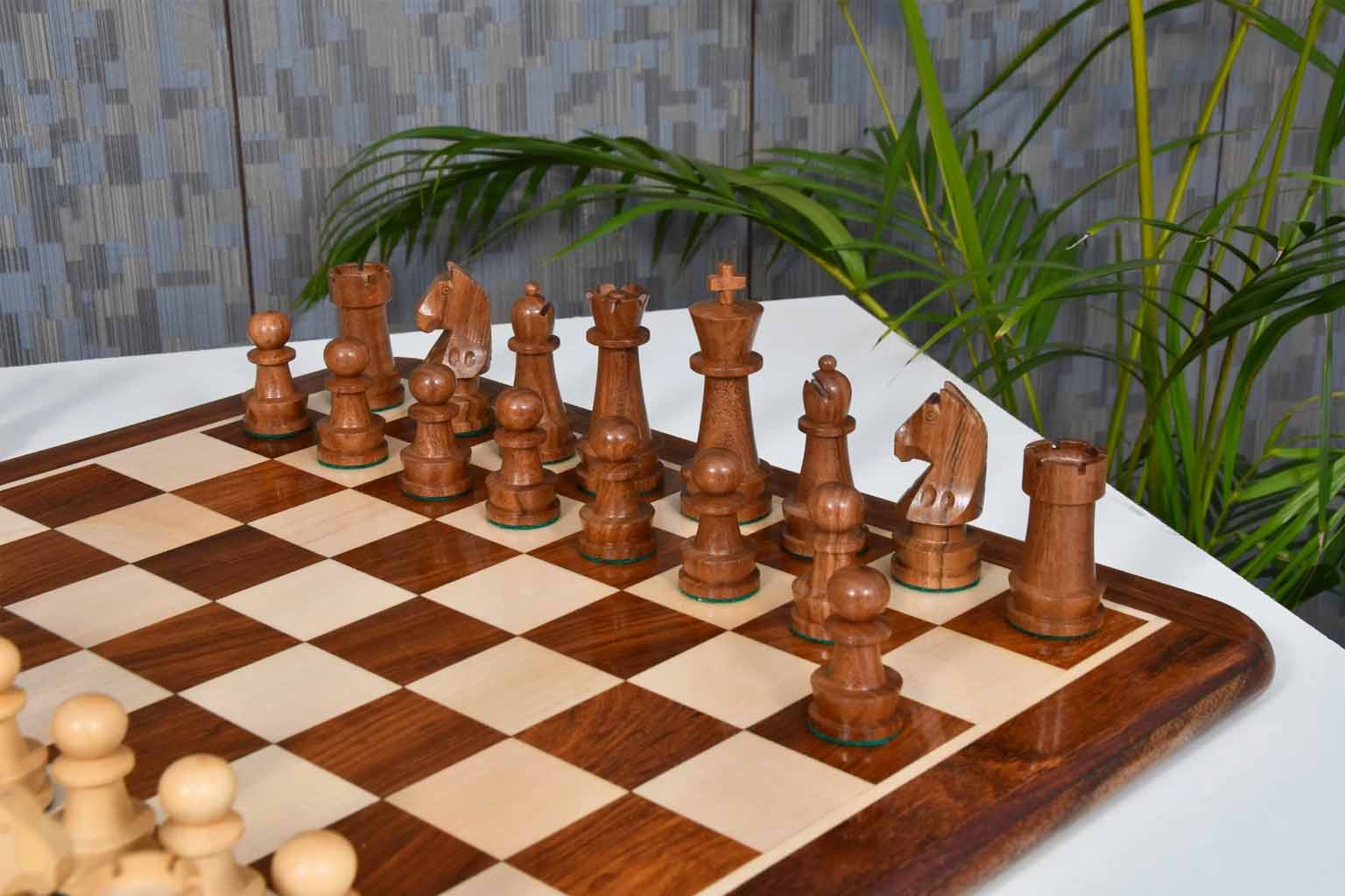 Championship Staunton chess set, sheesham and natural boxwood, hand carved in India