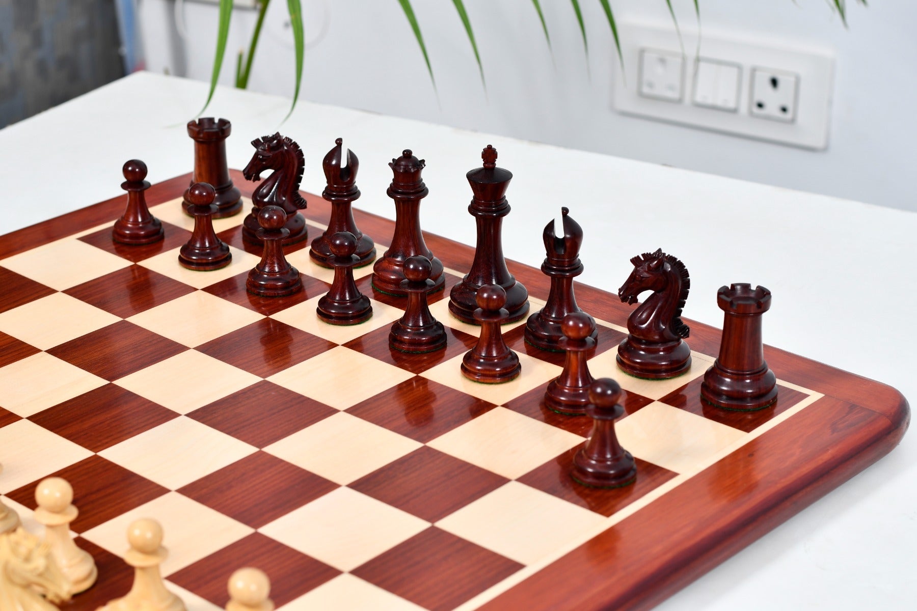 Sinquefield Cup 2017 wooden chess pieces, 95mm king, Bud rosewood finish