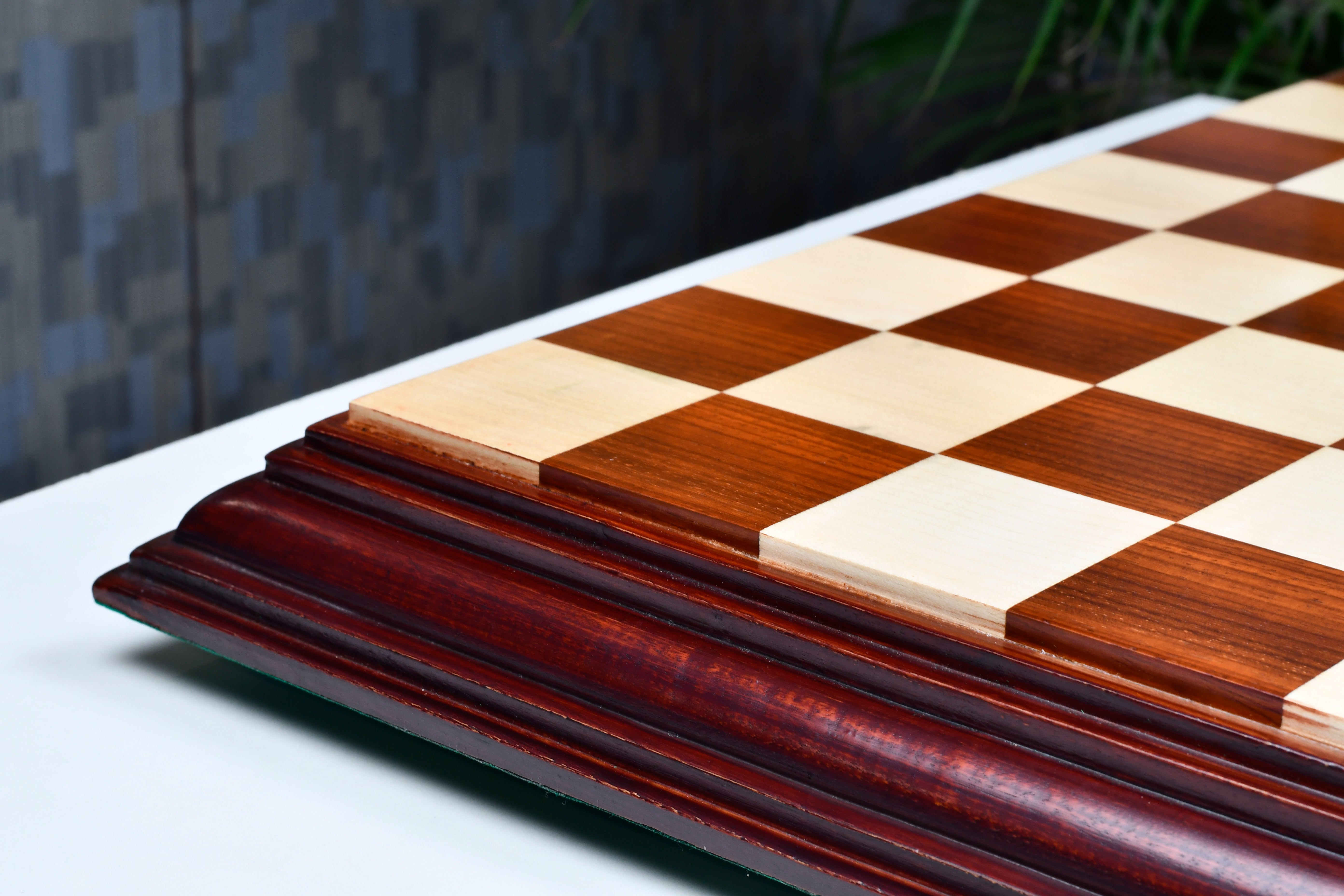Bud rosewood and maple chess board, close detail of the grain