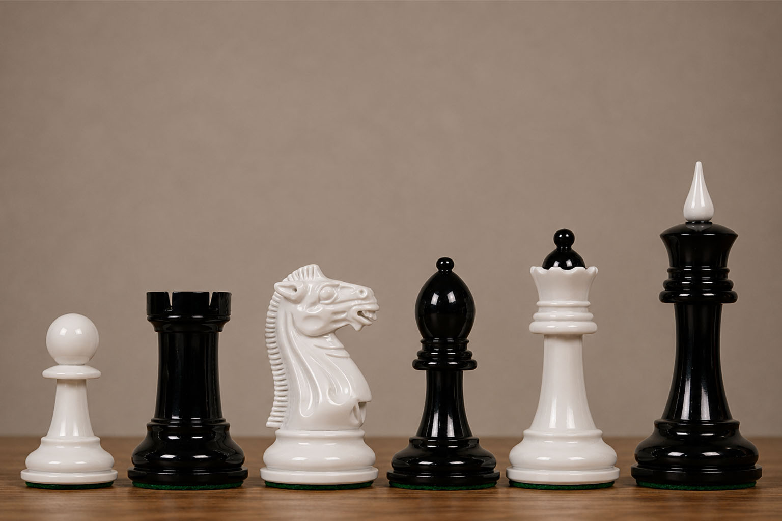 Sterling Chess 1940 Soviet Club chess pieces in genuine ebony and ivory white painted boxwood, 103mm king