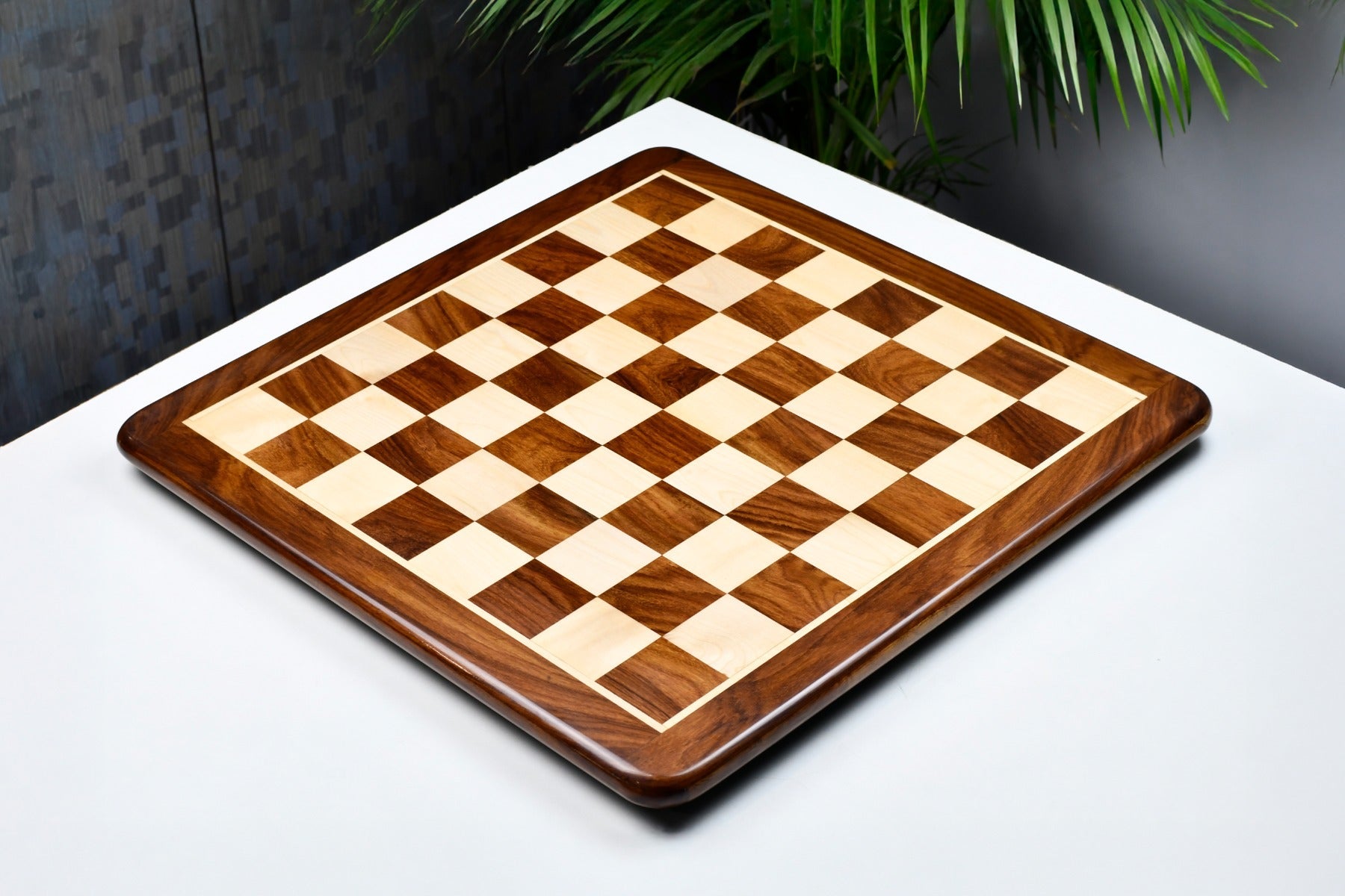 Sheesham and maple chess board, close detail of the grain